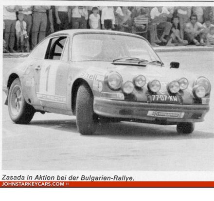 Sobiesław Zasada i Ryszard Żyszkowski na samochodzie Porsche 911S.