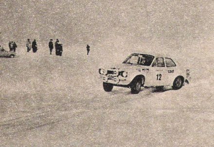 Timo Mäkinen i E.Salonen na samochodzie Ford Escort RS.