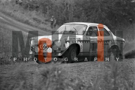 Timo Mäkinen i Henry Liddon na samochodzie Ford Escort RS 1600.