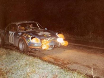 Barbara na samochodzie Alpine Renault A 110.