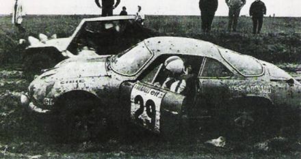 Francois Cevert i Jean Todt na samochodzie Alpine Renault A 110.