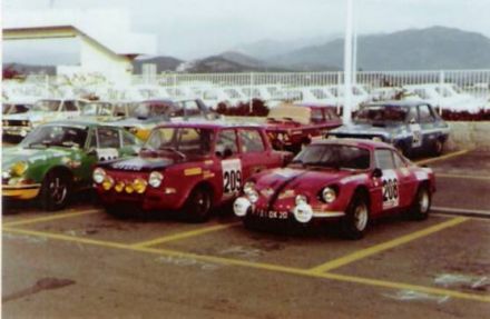 Nr.208. Casanova na samochodzie Alpine Renault A 110.