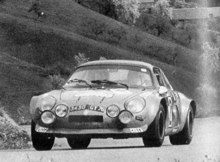 Bernard Darniche i Alan Mahe na samochodzie Renault Alpine A110.