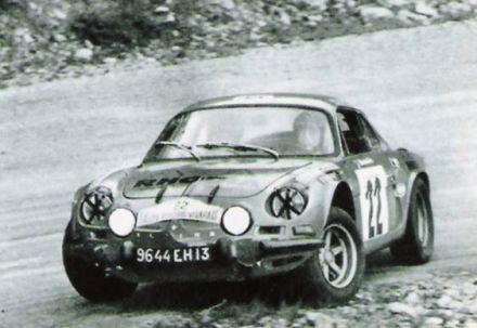 Panciatici na samochodzie Alpine Renault A 110.