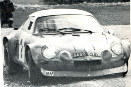 Bernard Darniche na samochodzie Alpine Renault A 110.