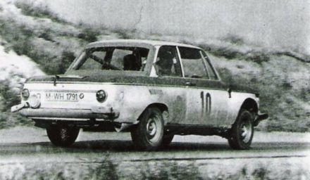 Achim Warmbold i Joachim Dörfler na samochodzie BMW 2002 Ti.