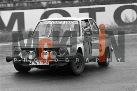 Tony Fall i Mike Wood na samochodzie BMW 2002 Ti.