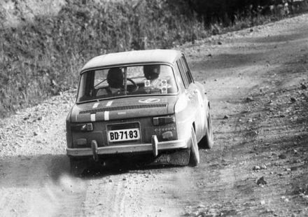 Dezso Kiss i Ferenc Iriczfalvi – Renault R8 Gordini.