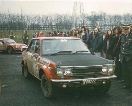 Lauvrens Odendall i Christoffel Kun na samochodzie Datsun 1800.