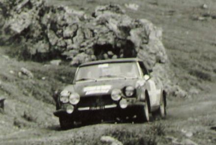 Luciano Trombotto i Gino Zanchetti na samochodzie Fiat 124 Sport Spyder.