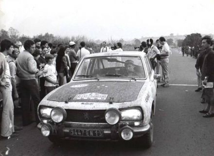 Hannu Mikkola i Aho na samochodzie Peugeot 504 gr.2.