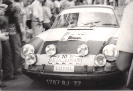Touroul i Verney na samochodzie Porsche 911 S.