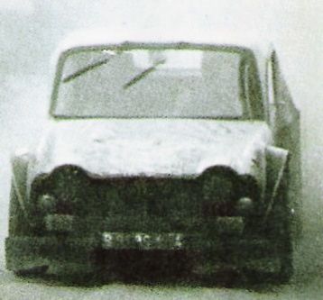 Turco i Jabert na samochodzie Proto Triumph. 