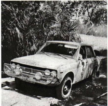 Gerrard Larousse i Sage na samochodzie Datsun 1600 SSS gr.2.