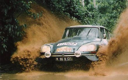 Bochnicek i Kaja na samochodzie Citroen DS 23 gr.1.