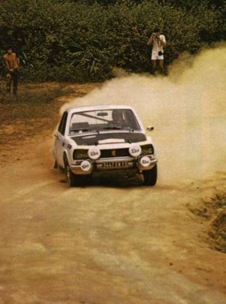 Hannu Mikkola i Aho na samochodzie Peugeot 504 gr.2.