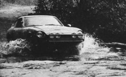 Raudet i Curien na samochodzie Datsun 240 Z.