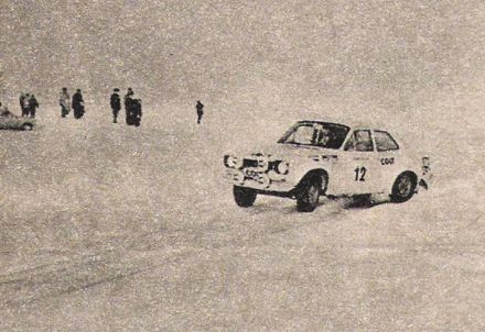 Timo Mäkinen i E.Salonen na samochodzie Ford Escort RS.