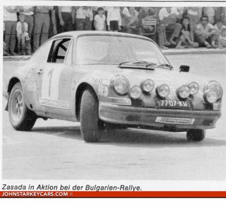 Sobiesław Zasada i Ryszard Żyszkowski na samochodzie Porsche 911S.