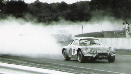 Jean-Luc Thérier na samochodzie Alpine Renault A110/1800 SS.