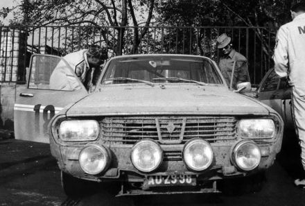 Attila Ferjancz i Jeno Zsembery na samochodzie Renault 12 Gordini.