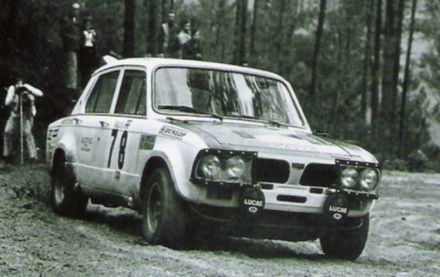 Brian Culchetch na samochodzie Triumph Dolomite.