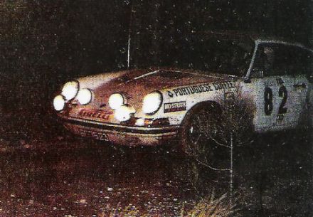 Andrea Nunes i Antonio Morais na samochodzie Porsche 911S.