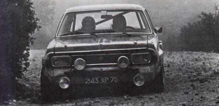 Marie Claude Beaumont i Christine Giganot  – Opel Commodore GS.