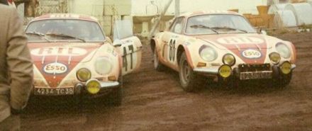 Nr.47.Claudine Trautmann i M.O.Desvignes, nr.60.Patt Moss Carlsson i Liz Crellin na samochodach Alpine Renault A 110.