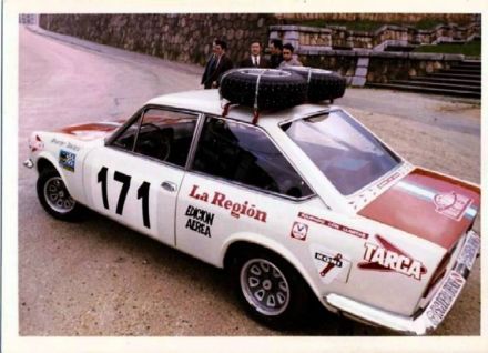 Estanislao Reverter i „Ventura“ – Seat 124 Sport coupe.