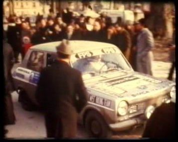 Giuliano Vallini i Flavio Tullio na samochodzie Simca 1100.