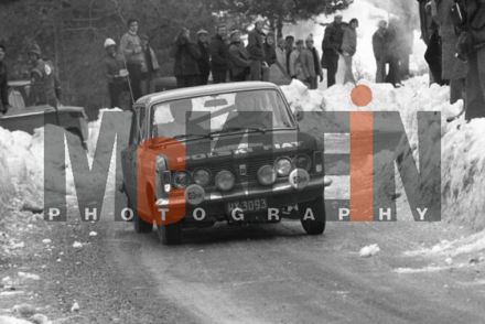 Robert Mucha i Lech Jaworowicz na samochodzie Polski Fiat 125p / 1500.