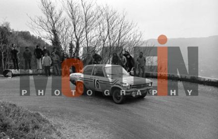 Jean Ragnotti i Pierre Thimonier na samochodzie Opel Ascona.