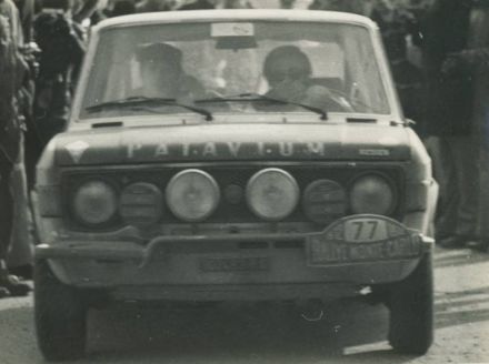 Giannantonio Bari i Piero Franceschetti na samochodzie Fiat 128.