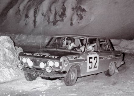 Robert Mucha i Lech Jaworowicz na samochodzie Polski Fiat 125p / 1500.