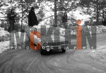 Jean Ragnotti i Pierre Thimonier na samochodzie Opel Ascona.