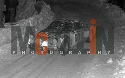 Patt Moss Carlsson i Liz Crellin na samochodzie Alpine Renault A 110.