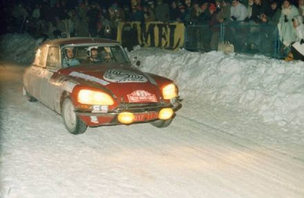 Francisco Romaozinho i Heitor Morais – Citroen DS 21.
