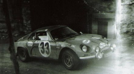 Robert Neyret i Jacques Terramorsi na samochodzie Alpine Renault A 110.