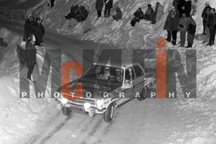 Jean Ragnotti i Pierre Thimonier na samochodzie Opel Ascona.