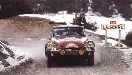 Francisco Romaozinho i Heitor Morais – Citroen DS 21.