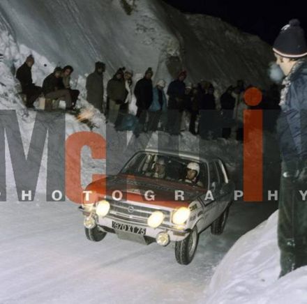 Jean Ragnotti i Pierre Thimonier na samochodzie Opel Ascona.