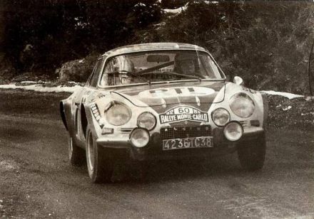 Patt Moss Carlsson i Liz Crellin na samochodzie Alpine Renault A 110.