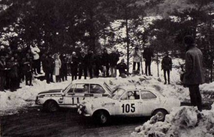 Nr.105.Robert Satta – Ford Escort, nr.114. Adam Smorawiński i Ryszard Żyszkowski – BMW 2002 Ti.
