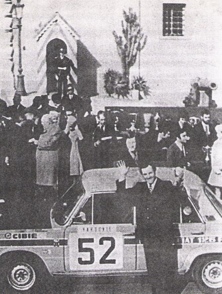 Robert Mucha i Lech Jaworowicz na samochodzie Polski Fiat 125p / 1500.