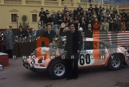 Patt Moss Carlsson i Liz Crellin na samochodzie Alpine Renault A 110.