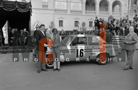 Jean Ragnotti i Pierre Thimonier na samochodzie Opel Ascona.
