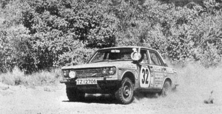 Zully Remtulla i Nizar Jivani na samochodzie Datsun 1600 SSS.