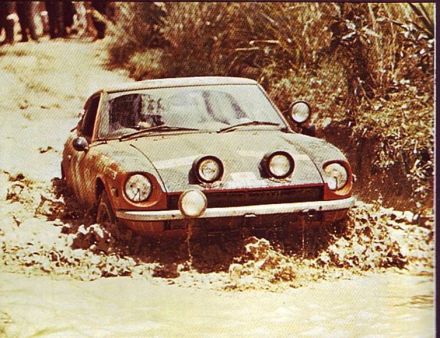 Shekhar Mehta i Mike Doughty na samochodzie Datsun 240Z.