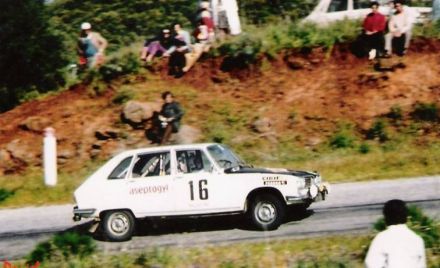 Claudine Trautmann i Marie Odile Desvignes na samochodzie Renault 16 TS.